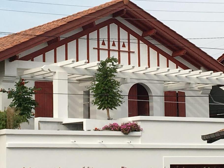 Appartement En Rez De Jardin Сибур Екстериор снимка